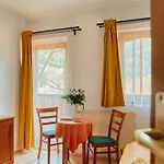 Oeko-park Panzio, Es Rendezvenykoezpont Holiday park Szarvasko