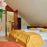 Holiday park Oeko-park Panzio, Es Rendezvenykoezpont 3*