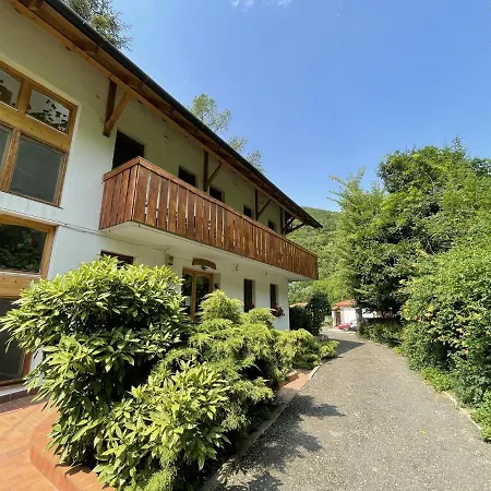 Oeko-park Panzio, Es Rendezvenykoezpont 3*