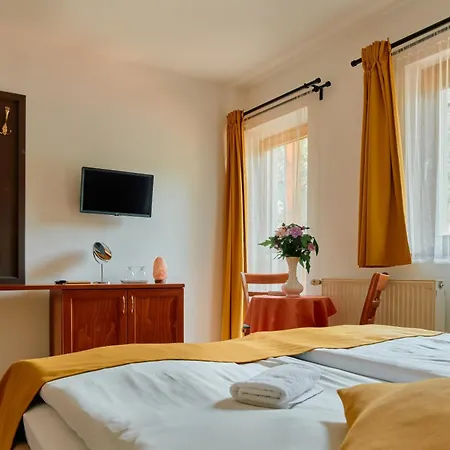 Holiday park Oeko-park Panzio, Es Rendezvenykoezpont 3*