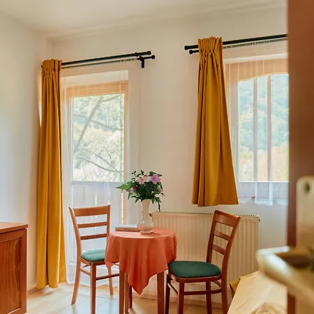 Oeko-park Panzio, Es Rendezvenykoezpont Holiday park Szarvasko