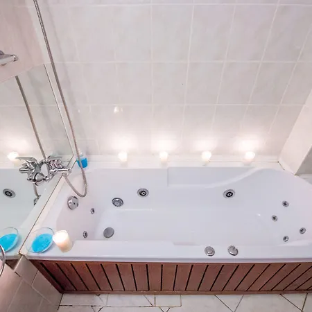 Oeko-park Panzio, Es Rendezvenykoezpont Szarvasko