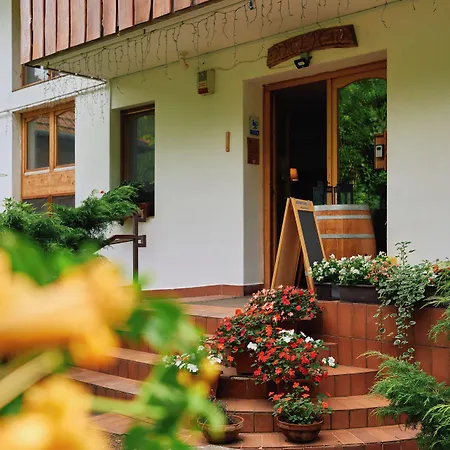 Oeko-park Panzio, Es Rendezvenykoezpont 3*