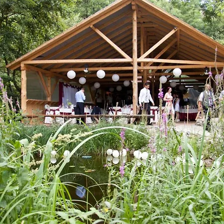 Oeko-park Panzio, Es Rendezvenykoezpont 3* Szarvasko